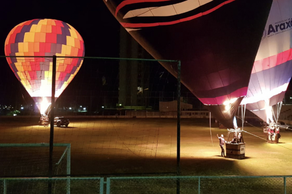 Night Glow encanta público no primeiro Festival de Balonismo em Araxá