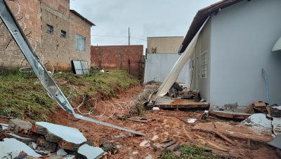 Comunidade de Araxá se mobiliza em solidariedade a moradora após desabamento de muro durante chuvas