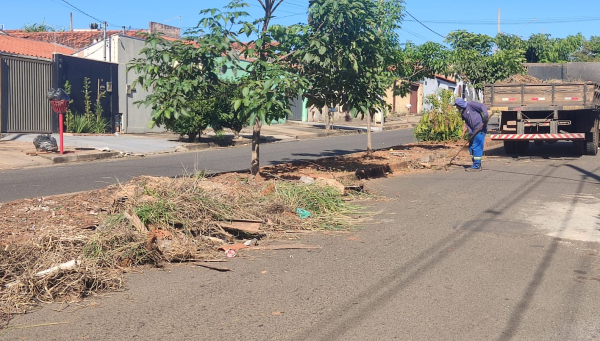 Mutirão da Limpeza começa a ser realizado nesta sexta-feira (26) nos bairros de Araxá