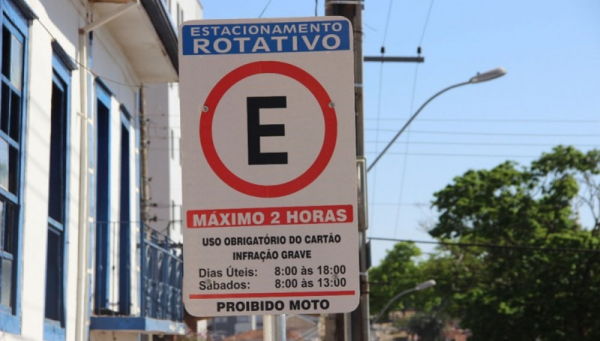 Prefeitura de Araxá firma contrato com empresa para operação da Zona Azul