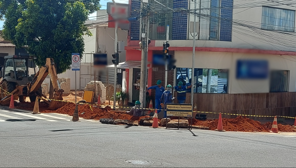 Atenção: Trecho da avenida Senador Montandon, em Araxá, recebe nova ligação de esgoto