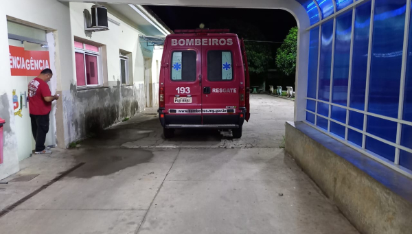 Homens são baleados dentro de casa em Campos Altos