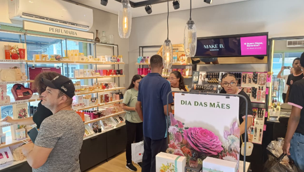 Dia das Mães movimenta o comércio de Araxá e revela histórias de carinho, afeto e gratidão
