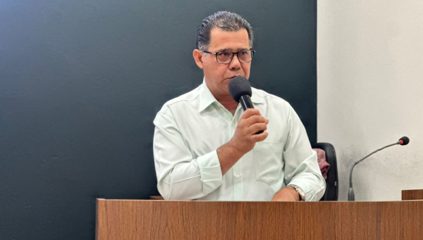 Alexandre Irmãos Paula apresenta nota de pesar e emenda para melhorias em estradas rurais de Araxá