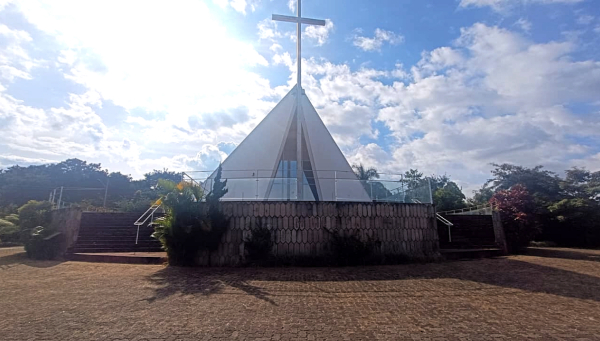 Fiéis celebram Dia de Nossa Senhora de Fátima com festa religiosa em Araxá