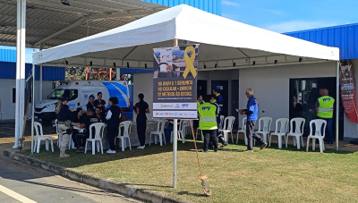 “Enxergar o outro é salvar vidas”: Ação do Maio Amarelo mobiliza motoristas na BR-262, em Araxá