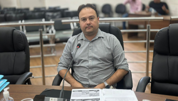 Investigador Rodrigo destaca proteção à infância, segurança pública e fortalecimento institucional em tribuna na Câmara de Araxá