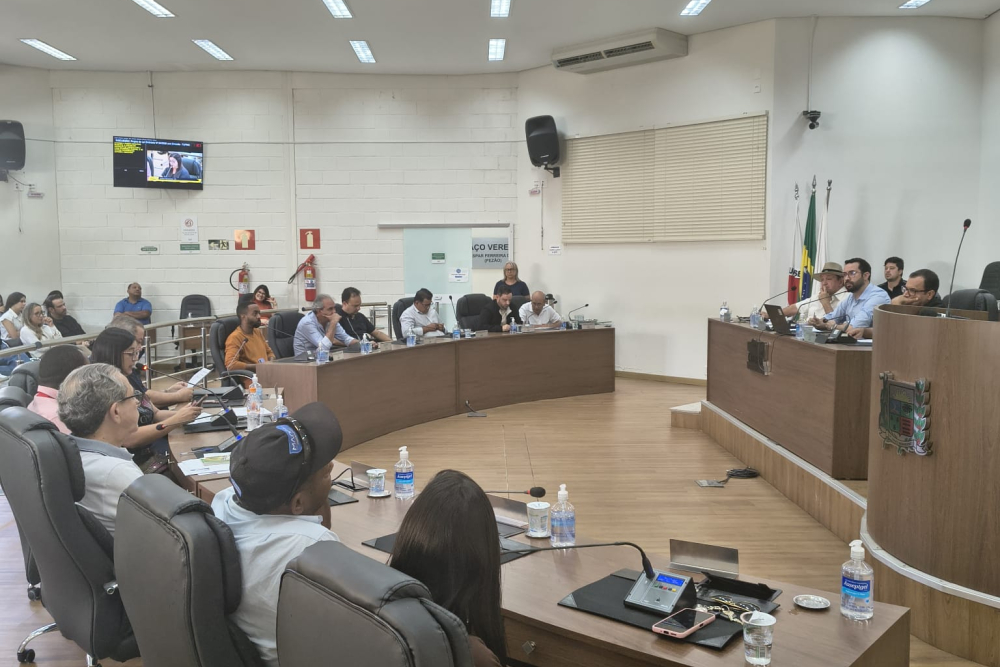 Com 12 votos favoráveis, Câmara aprova financiamento de até R$ 50 milhões para programa de asfalto em Araxá
