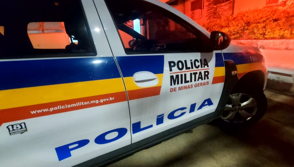 Dupla é presa por tráfico de drogas no Bairro Alvorada, em Araxá