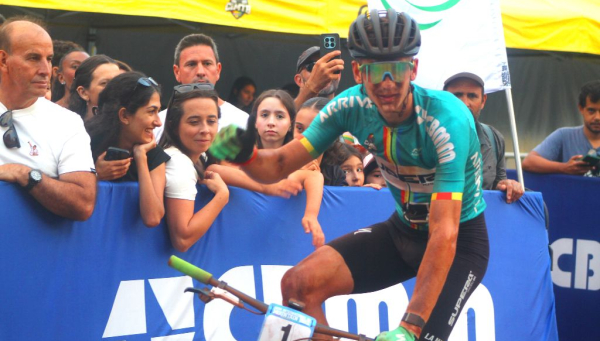 Dobradinha da Supera marca vitória de Alex Malacarne no XCO da CiMTB em Araxá