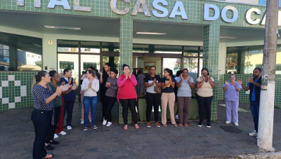 Profissionais da enfermagem realizam manifestação e cobram pagamento do piso salarial em Araxá