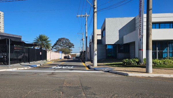 Rua Antônio Teodoro de Souza passa a ter mão única no Bairro Fertiza, em Araxá
