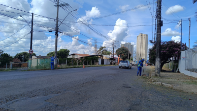 Araxá recebe serviços de limpeza, iluminação e manutenção de estradas nesta quinta-feira (16)