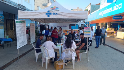 Cerest promove ação de prevenção a acidentes de trabalho no Calçadão em Araxá