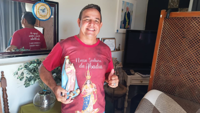 "Fico muito feliz em receber os romeiros. É um ponto de fé, amor e acolhimento", diz Sidinho em Araxá
