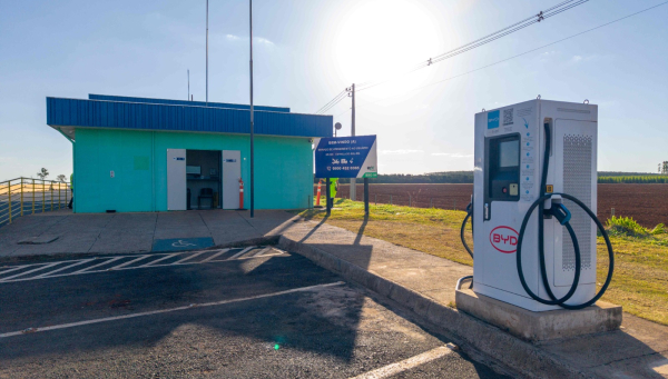 Novo corredor de recarga para veículos elétricos conecta cidades do Triângulo Mineiro e Alto Paranaíba